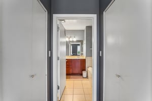 W Montrose Ave 506-S0708-026.jpg