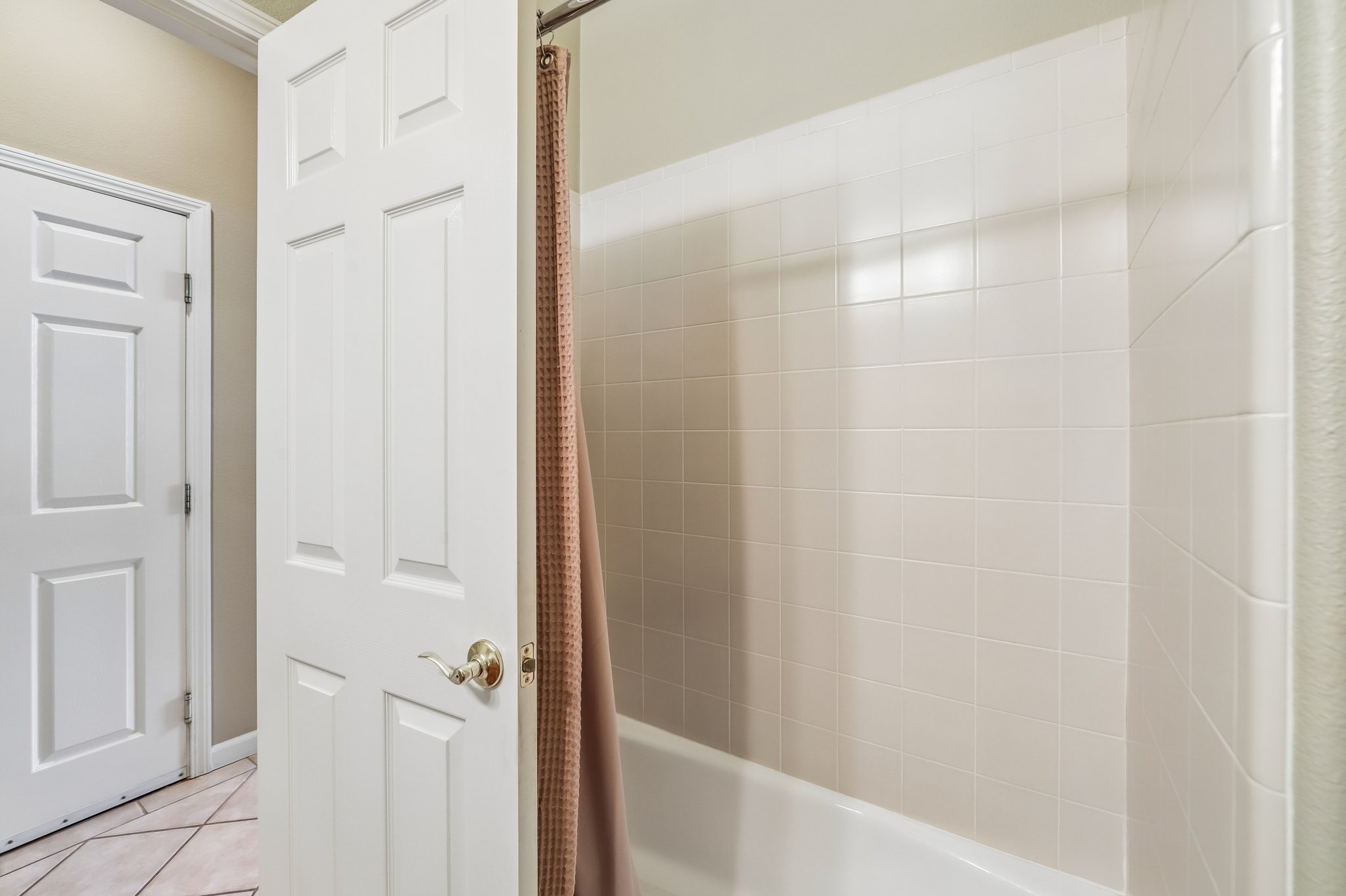 Aikin Pl-S2204-027.jpg