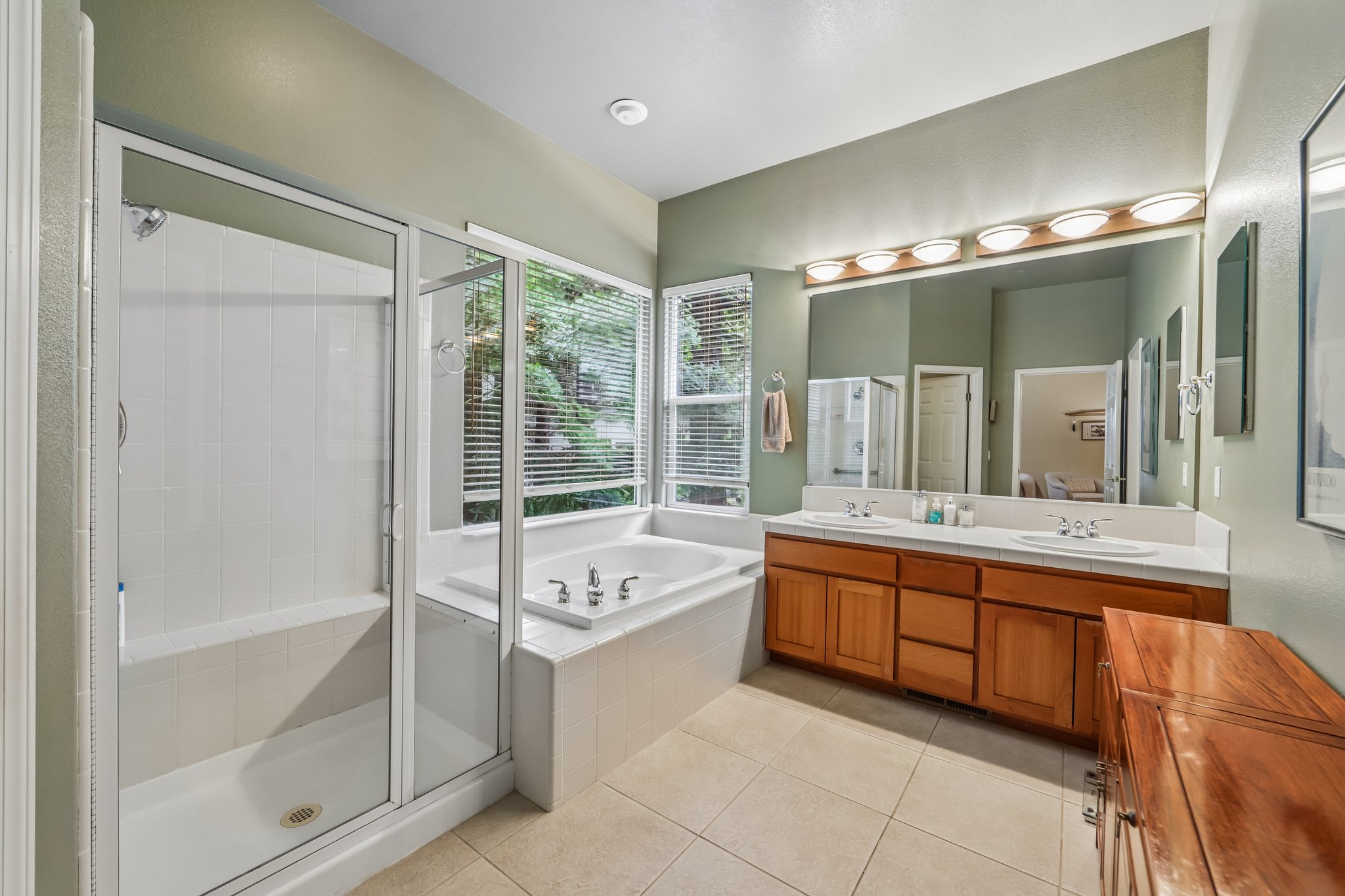 Aikin Pl-S2204-034.jpg