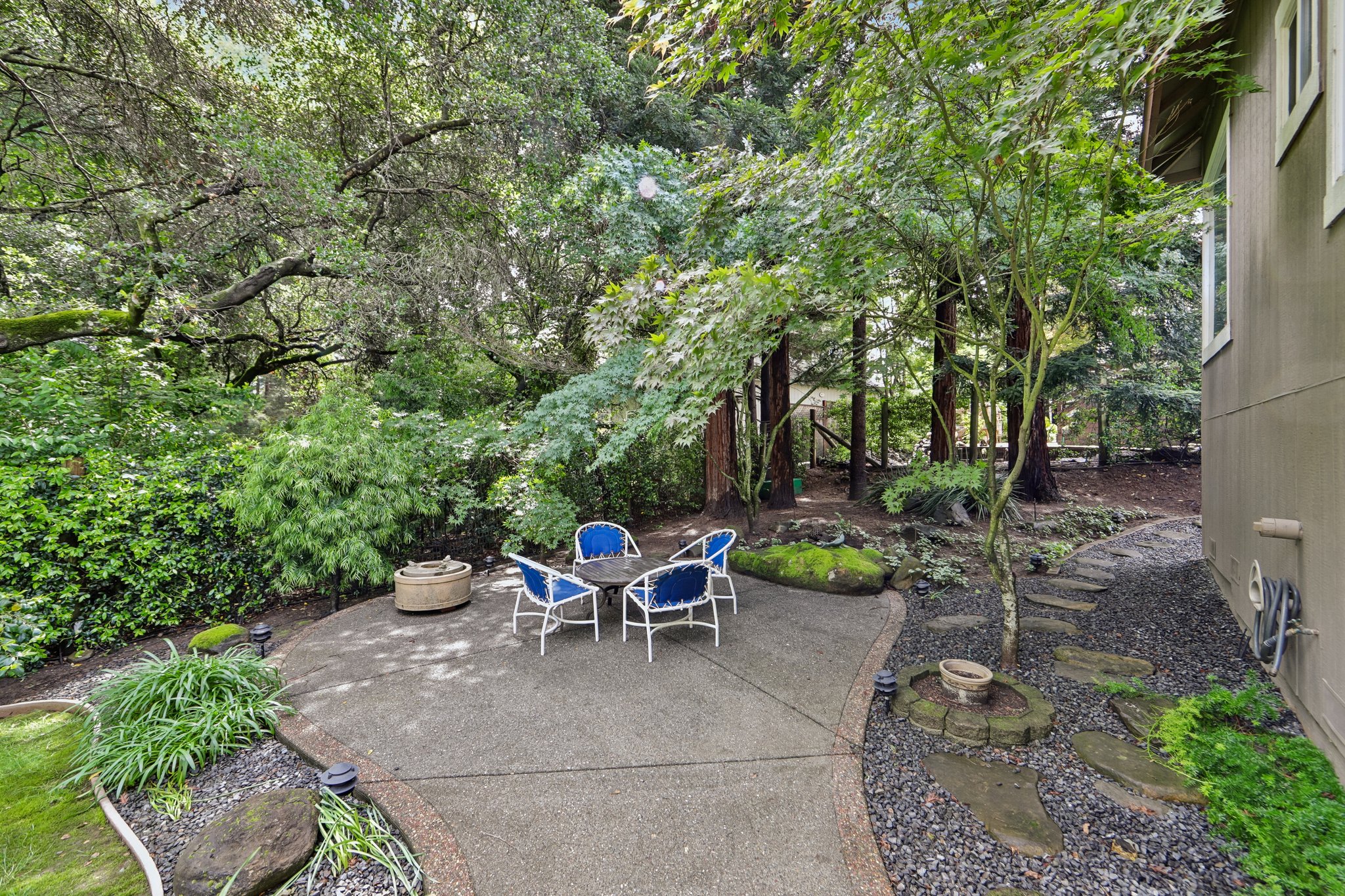 Aikin Pl-S2204-041.jpg