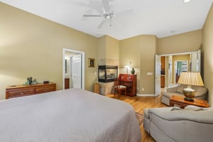 Aikin Pl-S2204-032.jpg