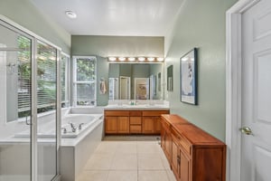 Aikin Pl-S2204-033.jpg