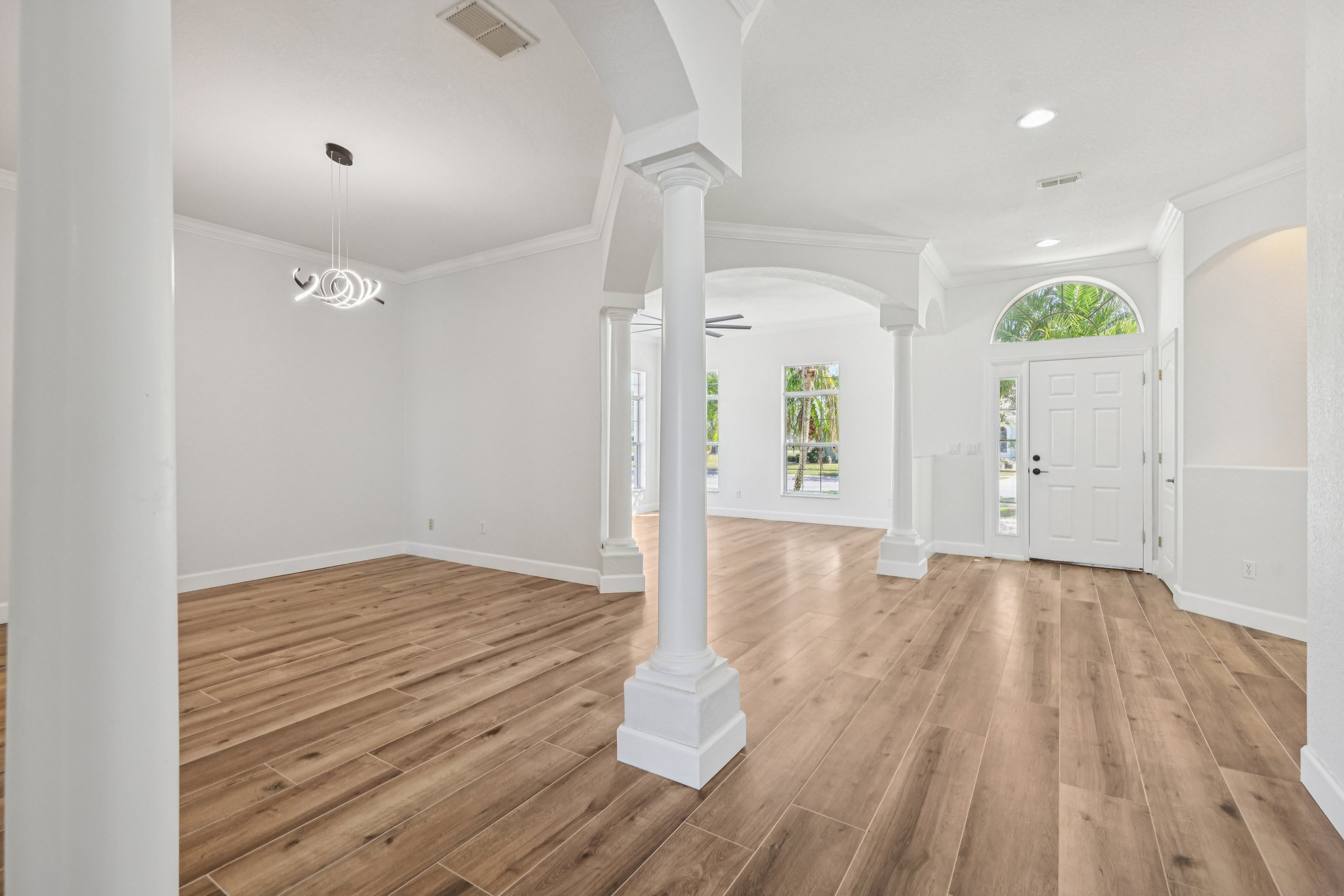 Maribella Dr-S1511-009.jpg