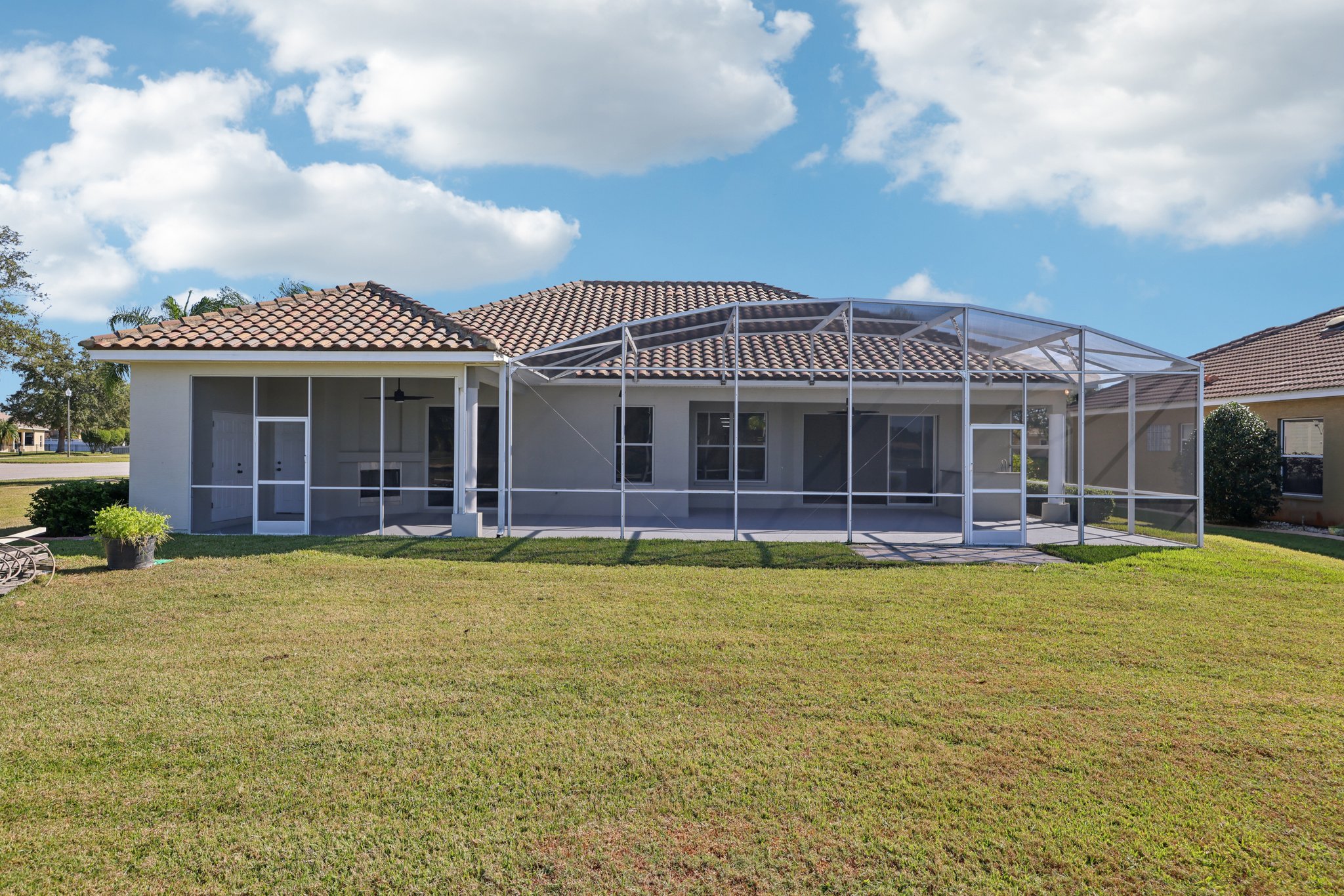 Maribella Dr-S1511-055.jpg