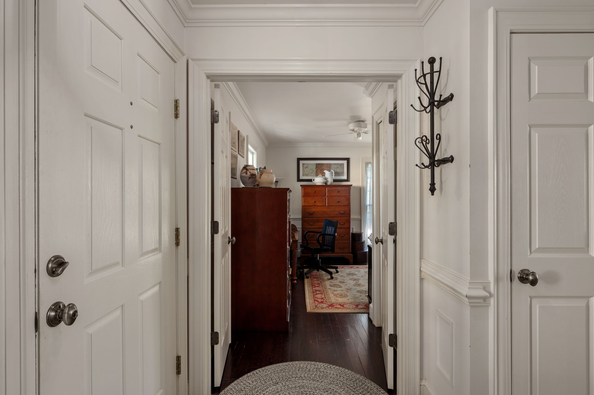 356-Soundview-Dr-Foyer
