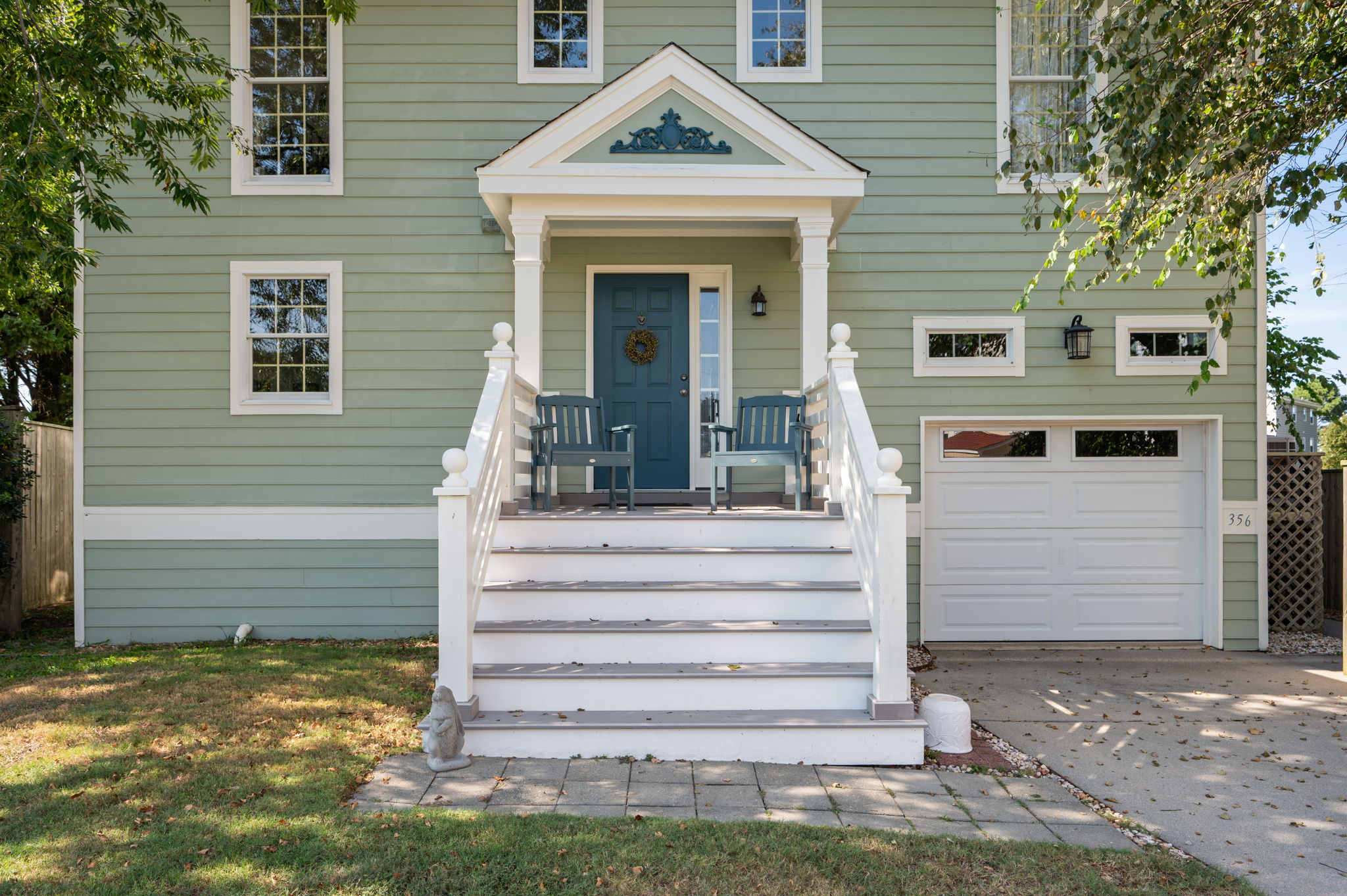 356-Soundview-Dr-Front-Entry