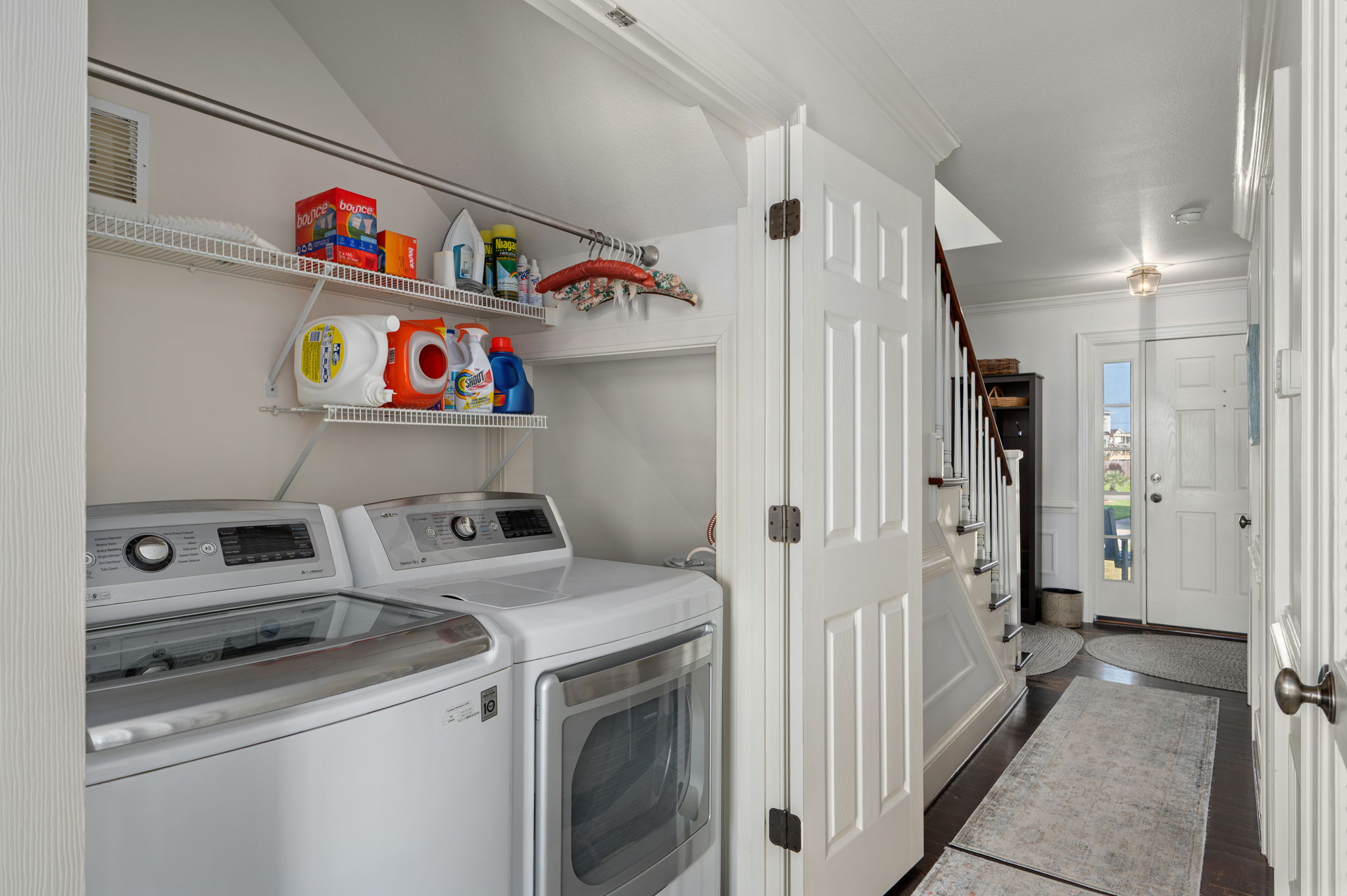 356-Soundview-Dr-Laundry