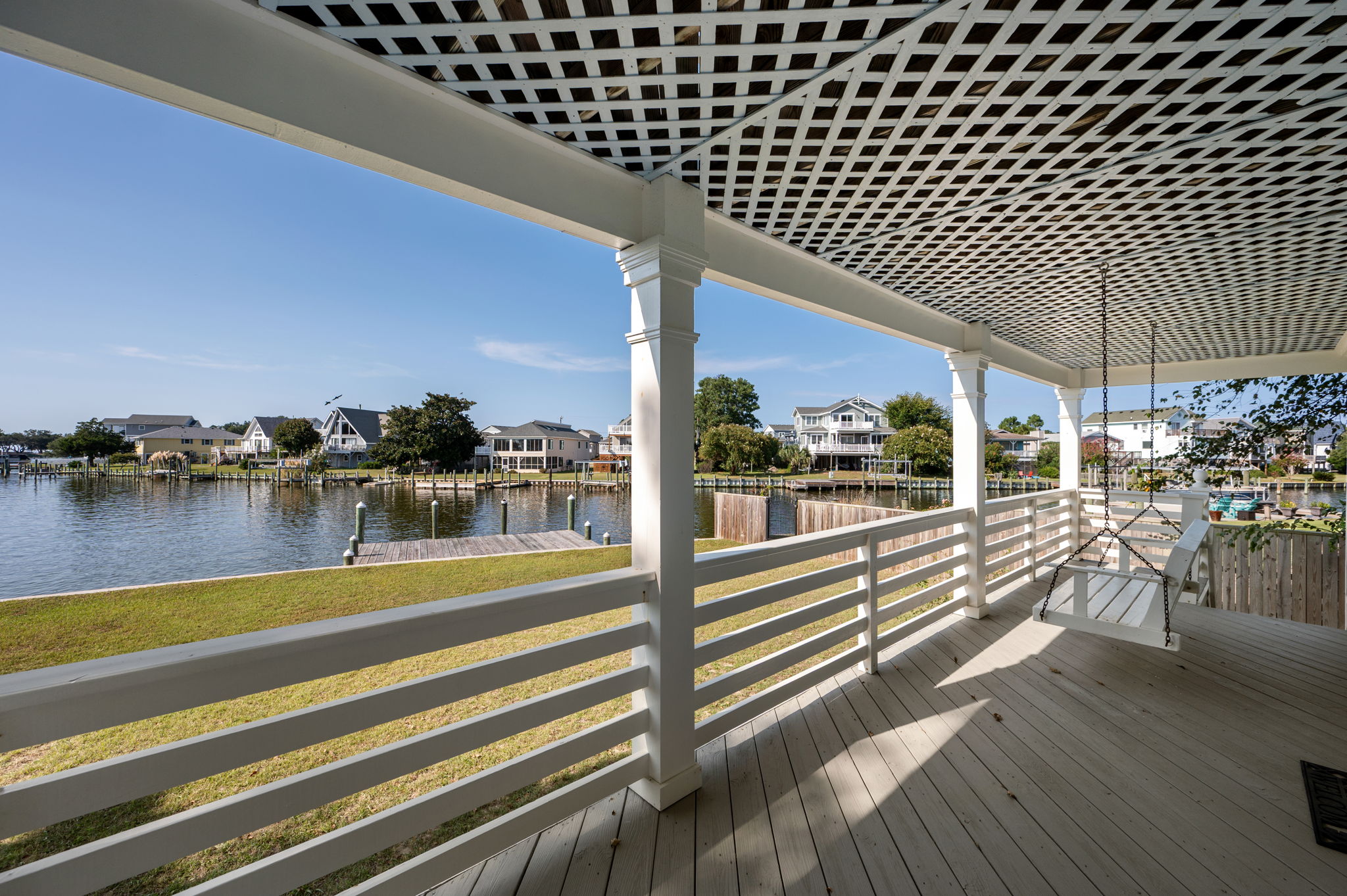 356-Soundview-Dr-Rear-Deck