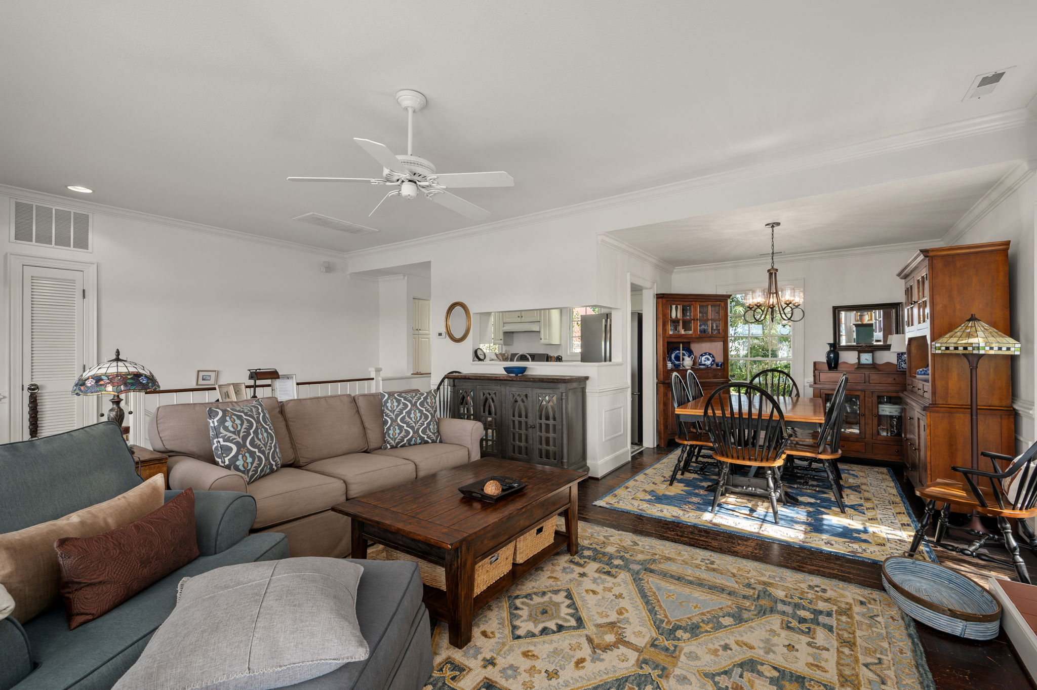 356-Soundview-Dr-TL-Living-V7