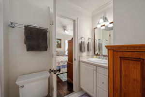 356-Soundview-Dr-Hall-Bath
