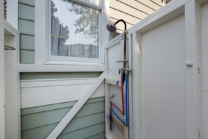 356-Soundview-Dr-Outside-Shower-V2
