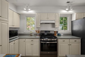 356-Soundview-Dr-TL-Kitchen-V3