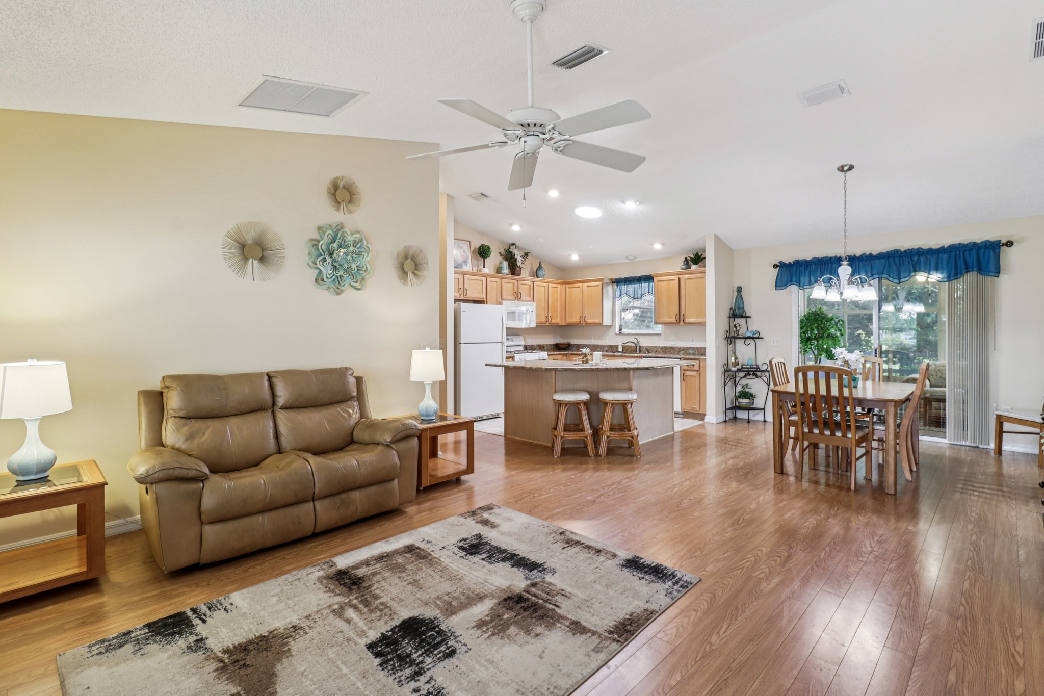 Auburndale Ave-S3008-007.jpg