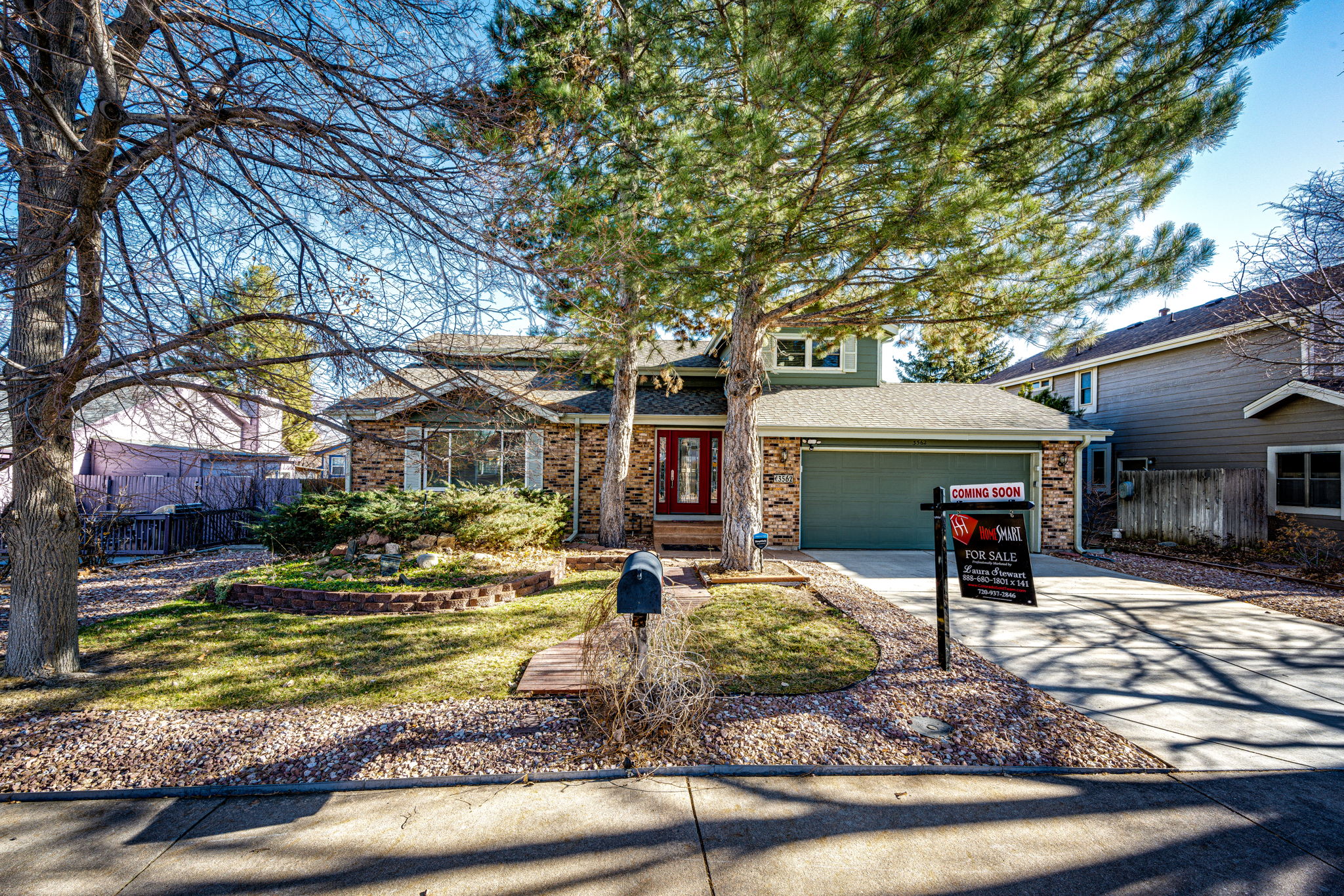 Mature Trees & Pro Landscaping