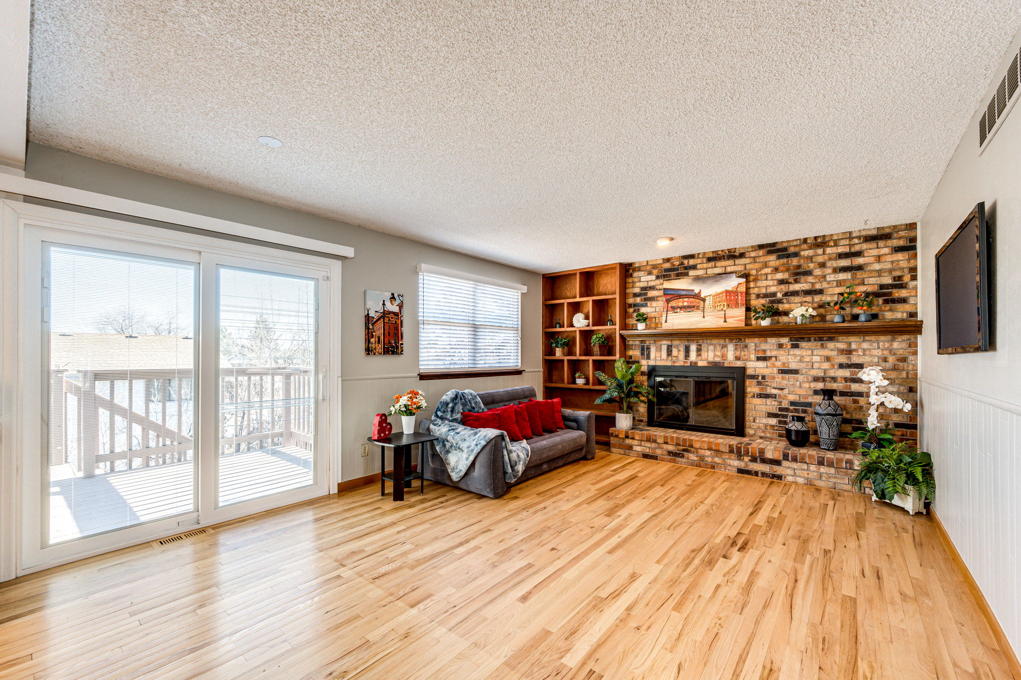 Family Room w Built-ins, Cozy Fireplace & Hardwoods