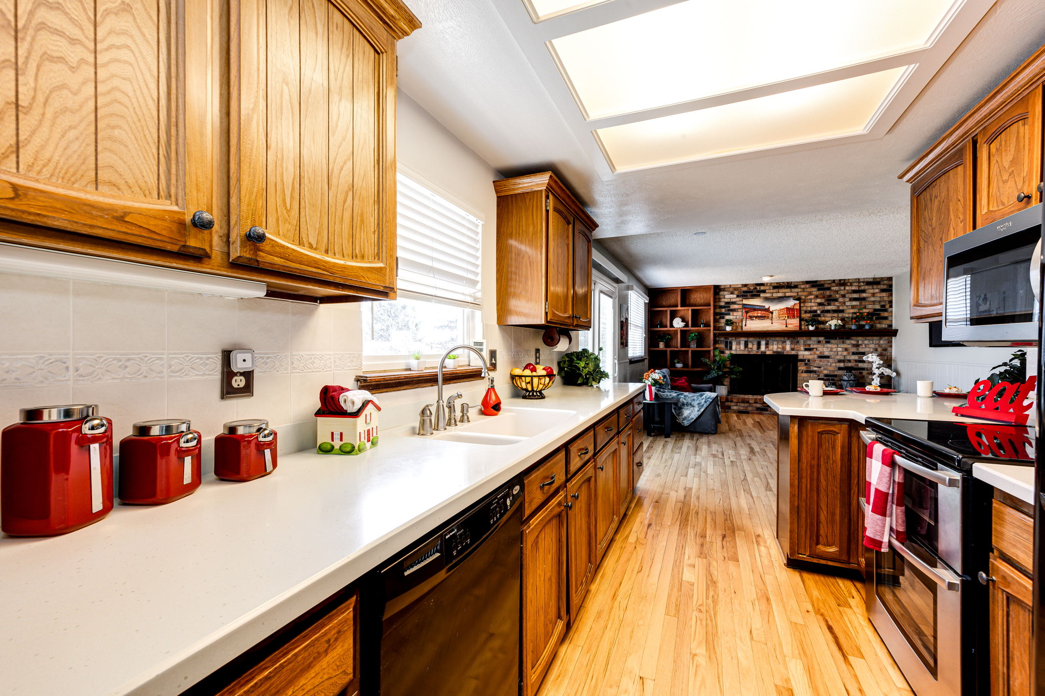 Flowing Kitchen w Ample Cabinetry & Counterspace