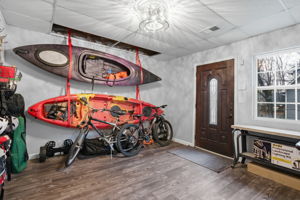 A STONE'S THROW to The Chattahoochee River and Downtown Roswell!