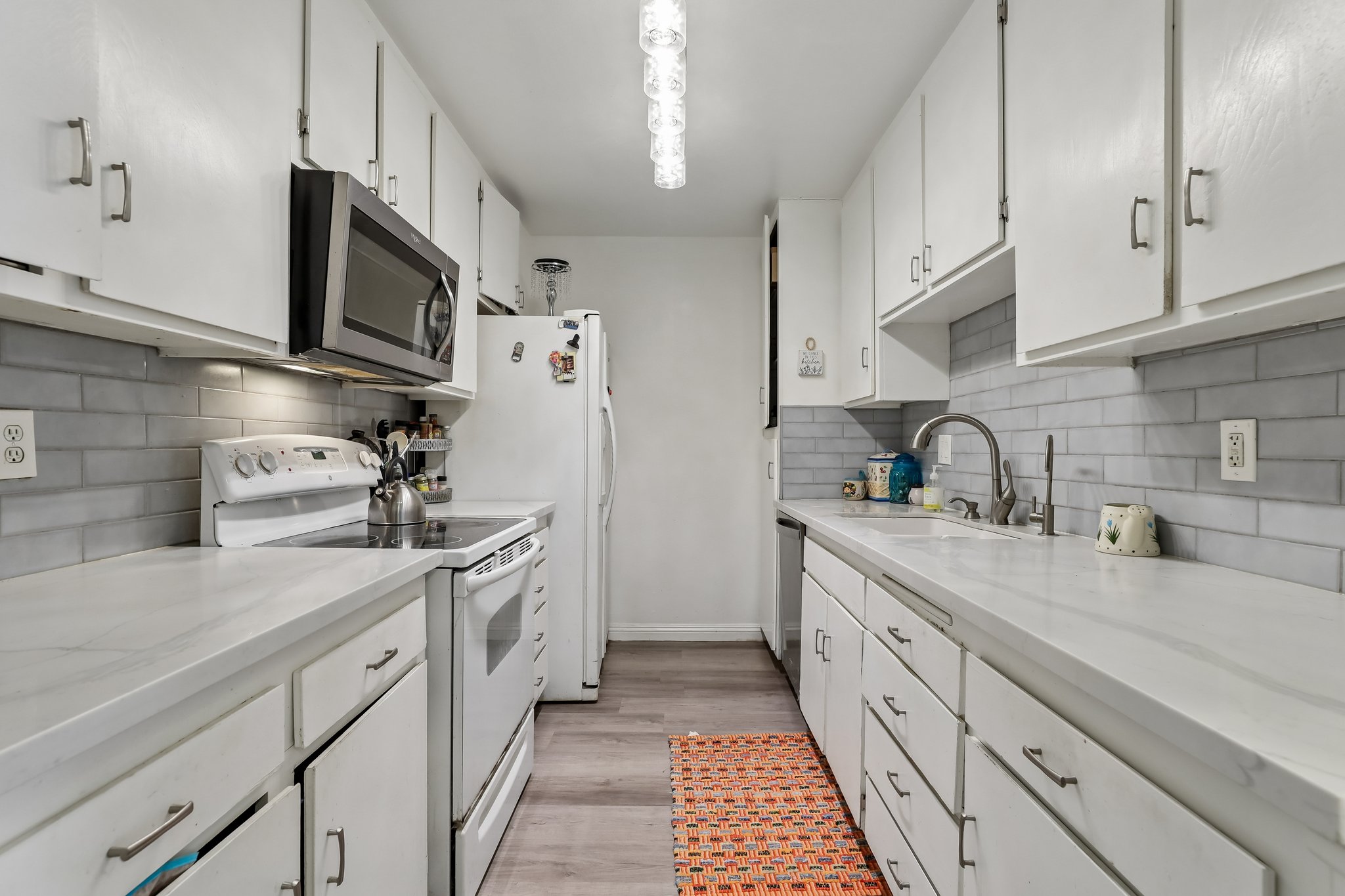 Linden Ave 165-S0905-009.jpg