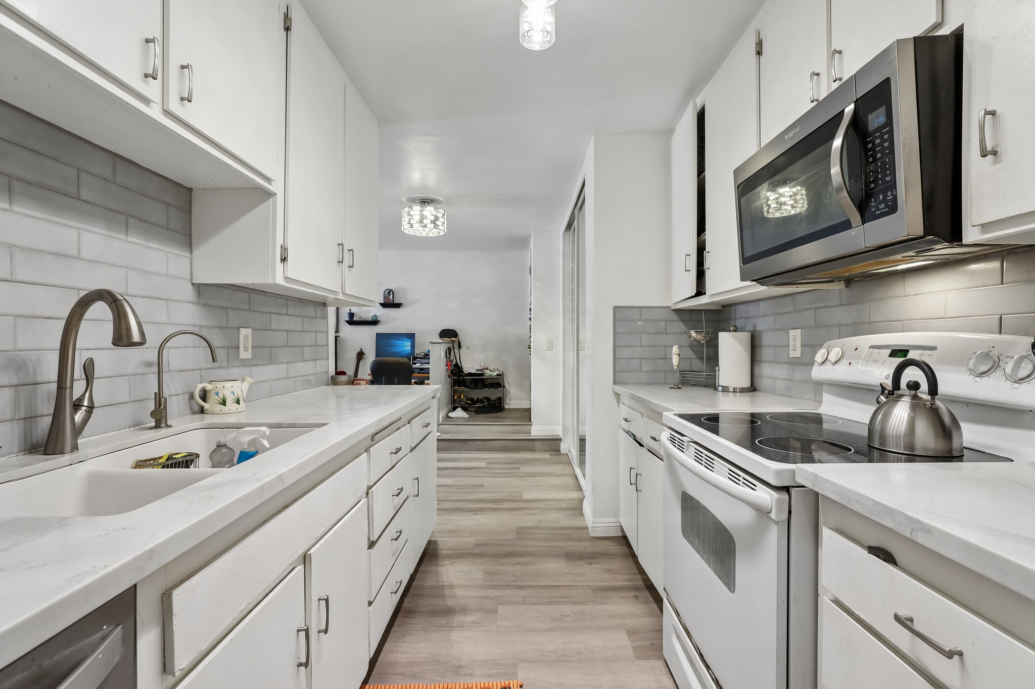 Linden Ave 165-S0905-011.jpg
