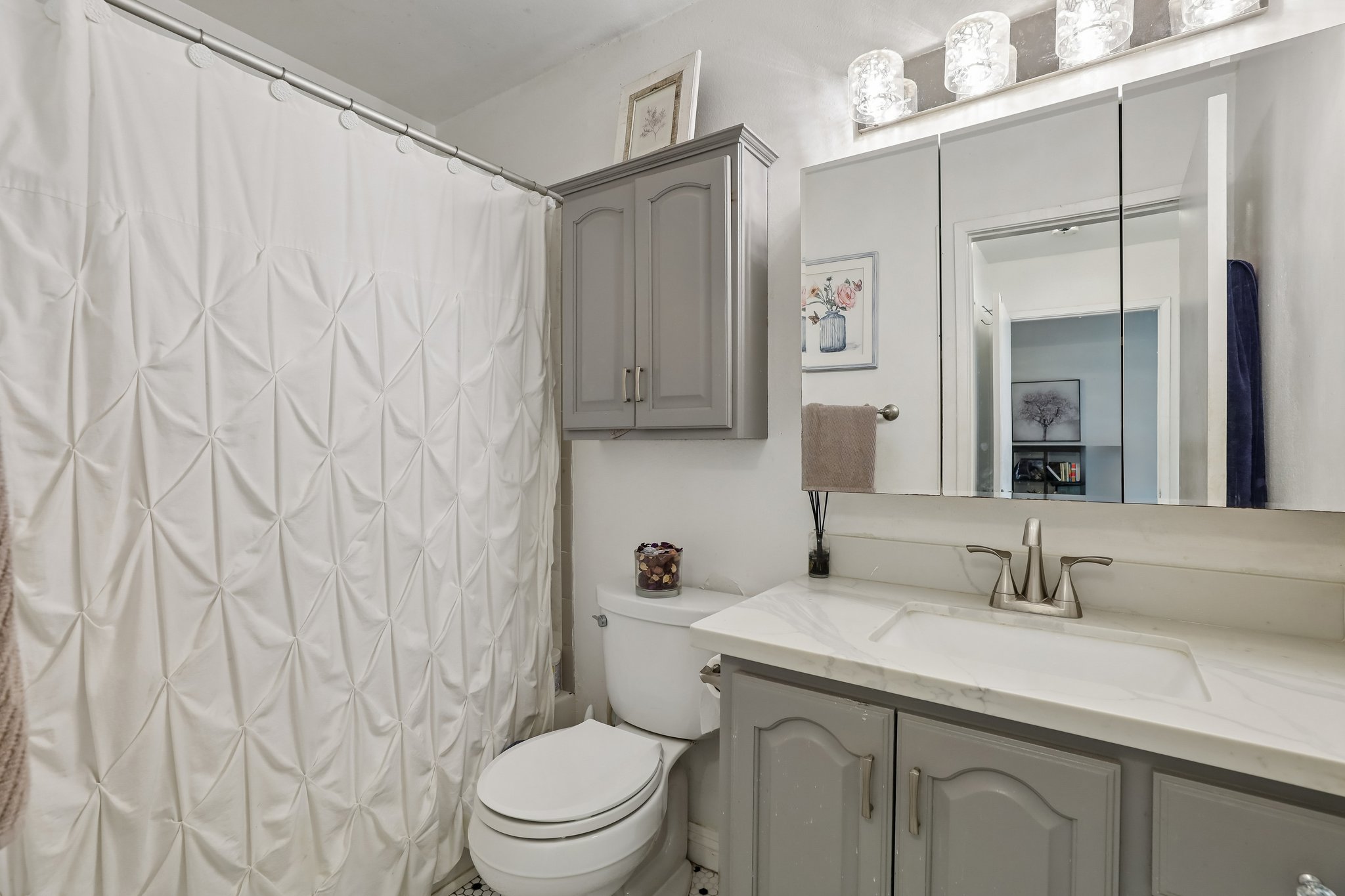 Linden Ave 165-S0905-017.jpg