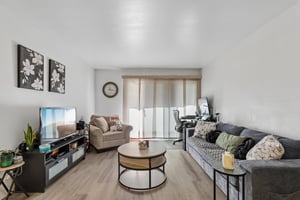 Linden Ave 165-S0905-005.jpg