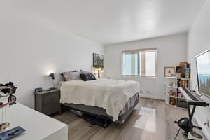Linden Ave 165-S0905-013.jpg