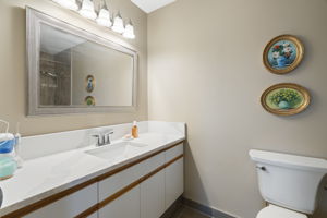  Photo 31