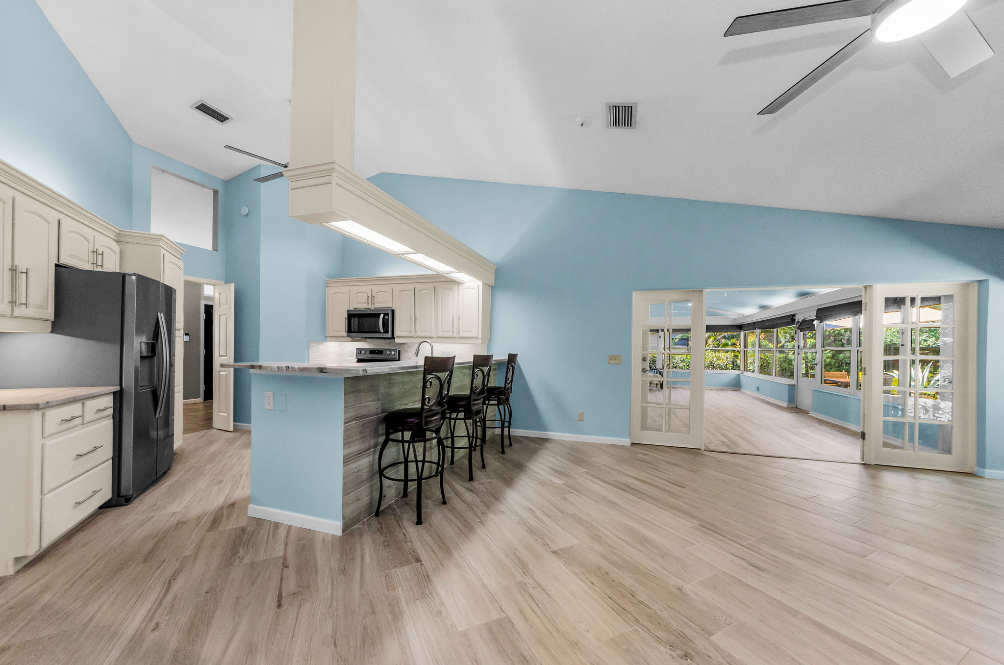 Family Room 4