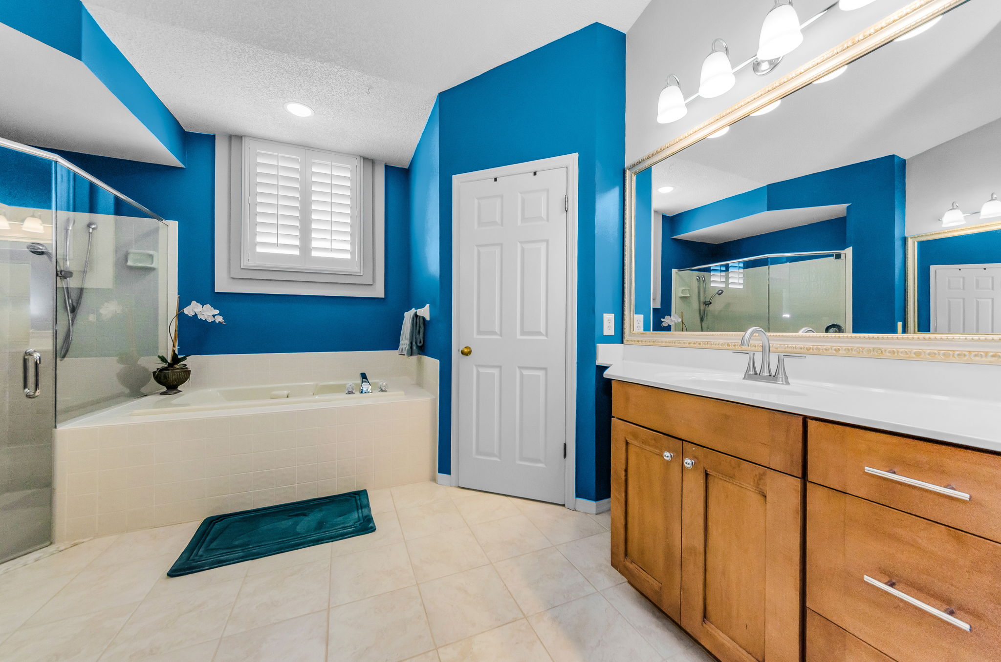 Primary Bathroom 1a