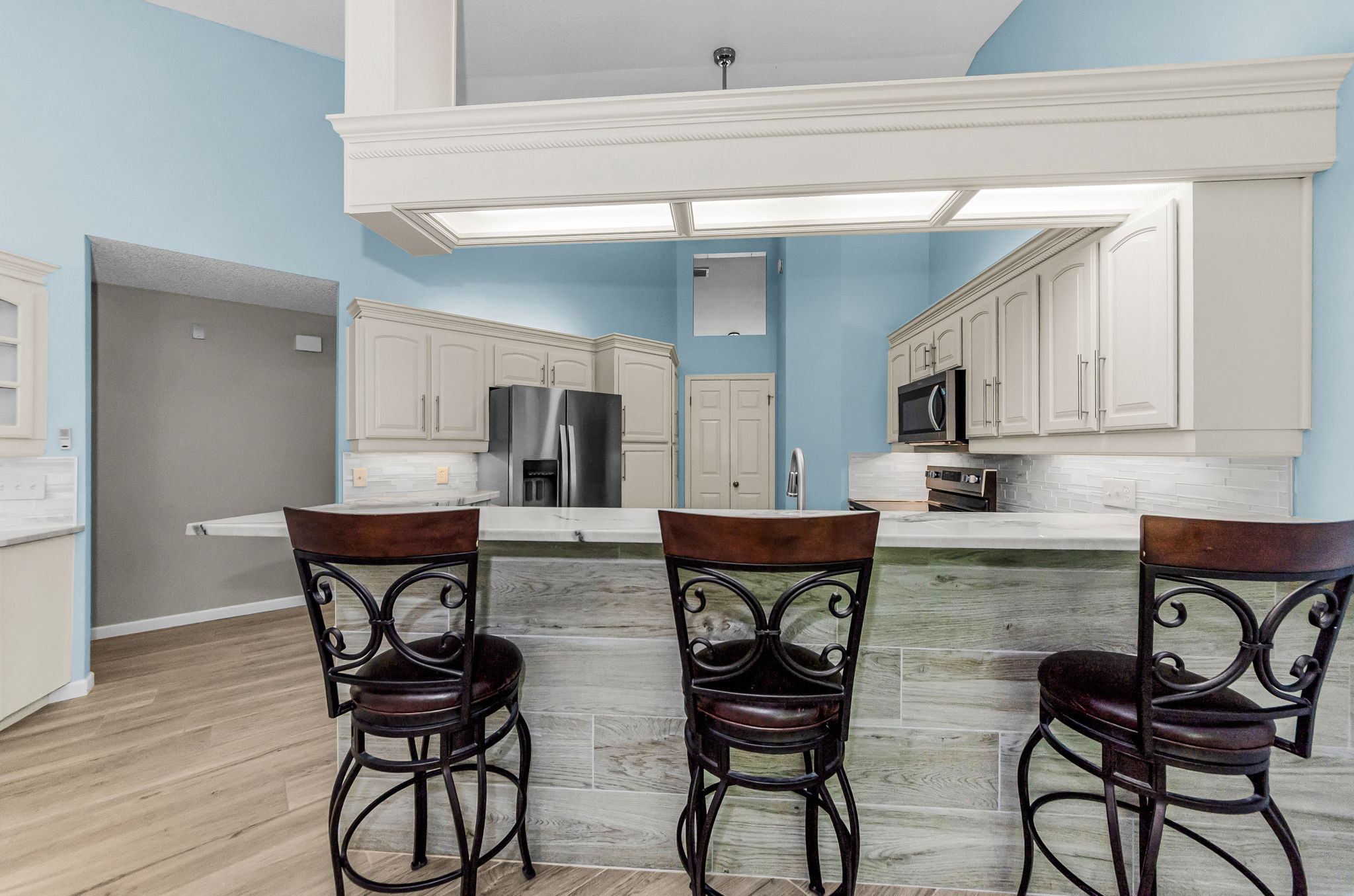 Kitchen Counter 2-e