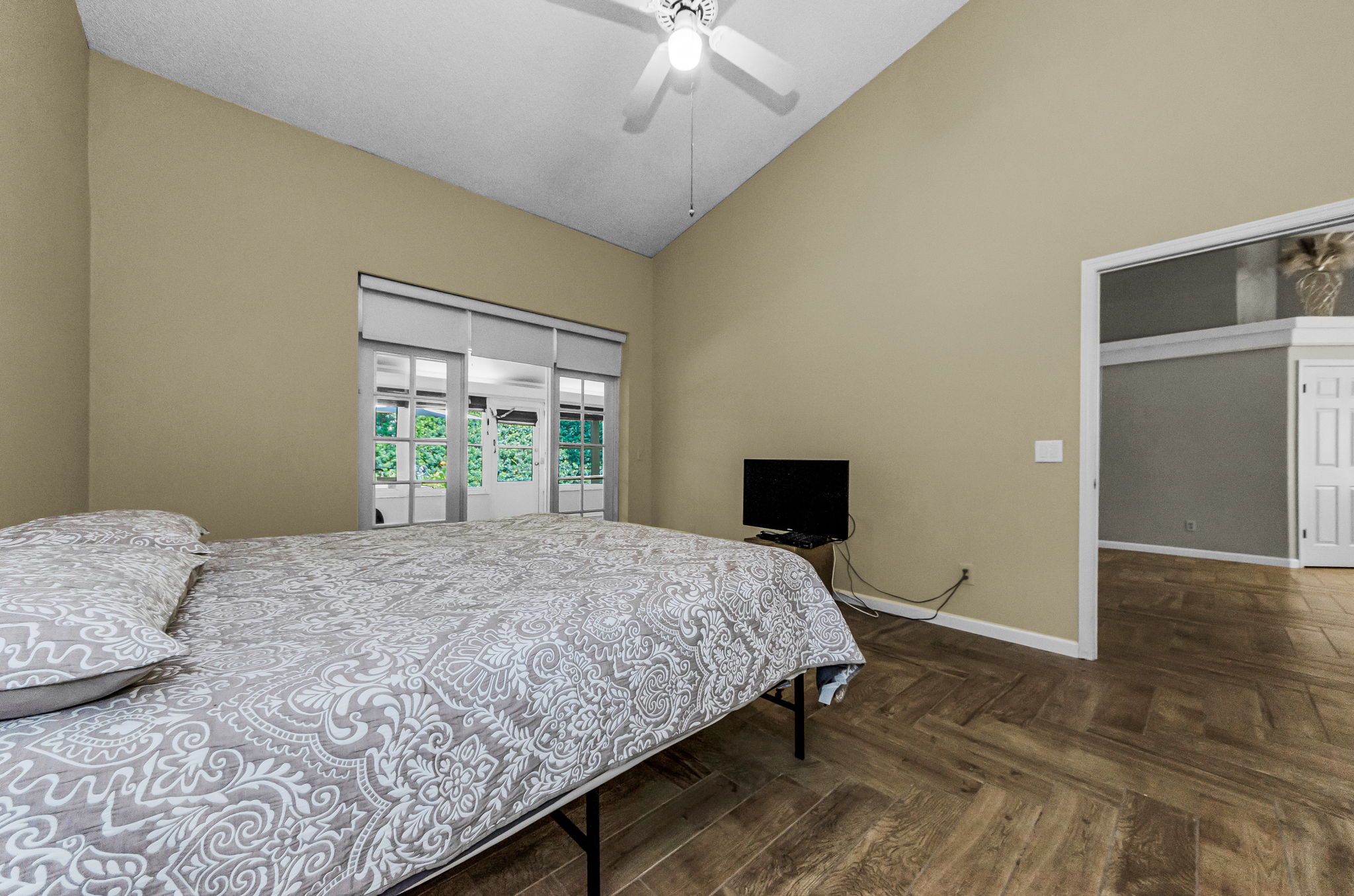 Primary Bedroom 1d-e