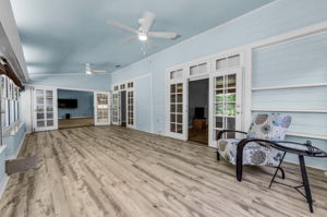 Sun Room 4-e
