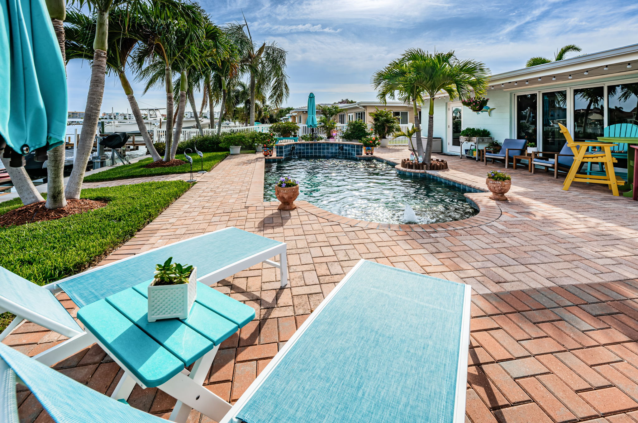 Patio and Pool4