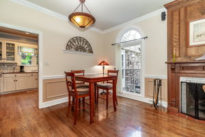 Casual Dining/Breakfast Area