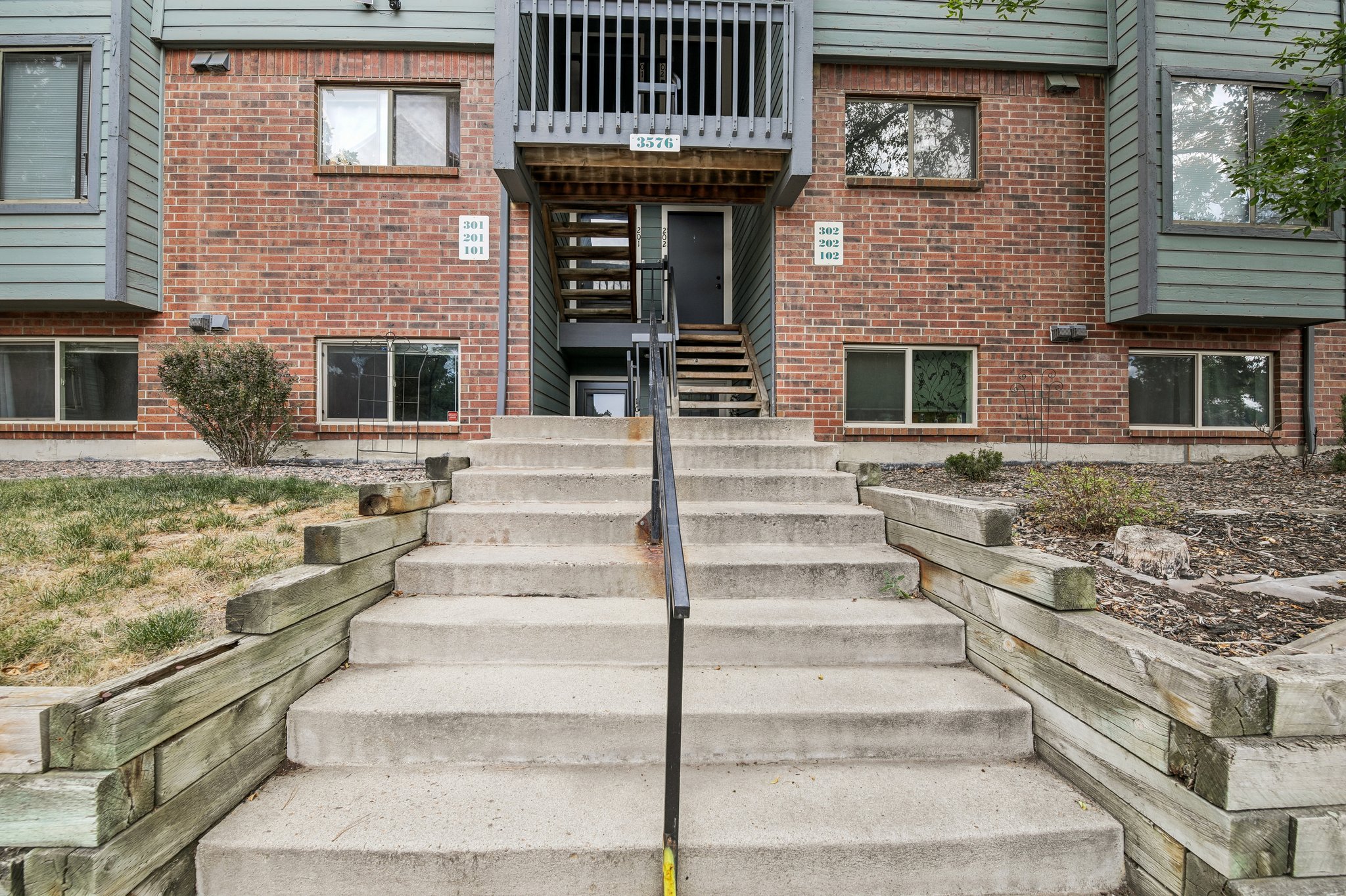 S Depew St 101-S2407-002.jpg