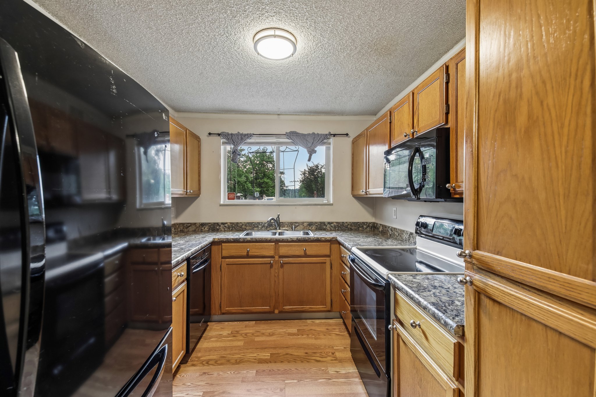S Depew St 101-S2407-013.jpg