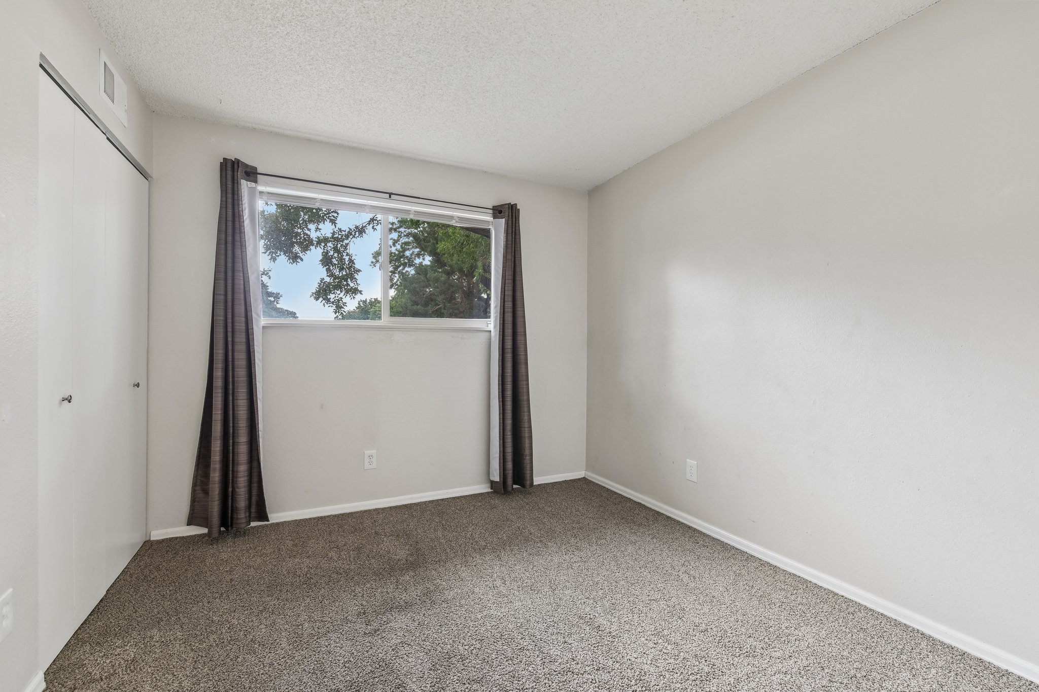 S Depew St 101-S2407-021.jpg