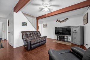  Photo 31