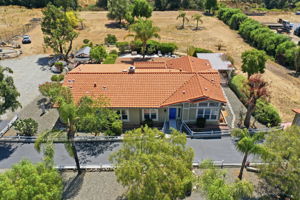  Photo 0
