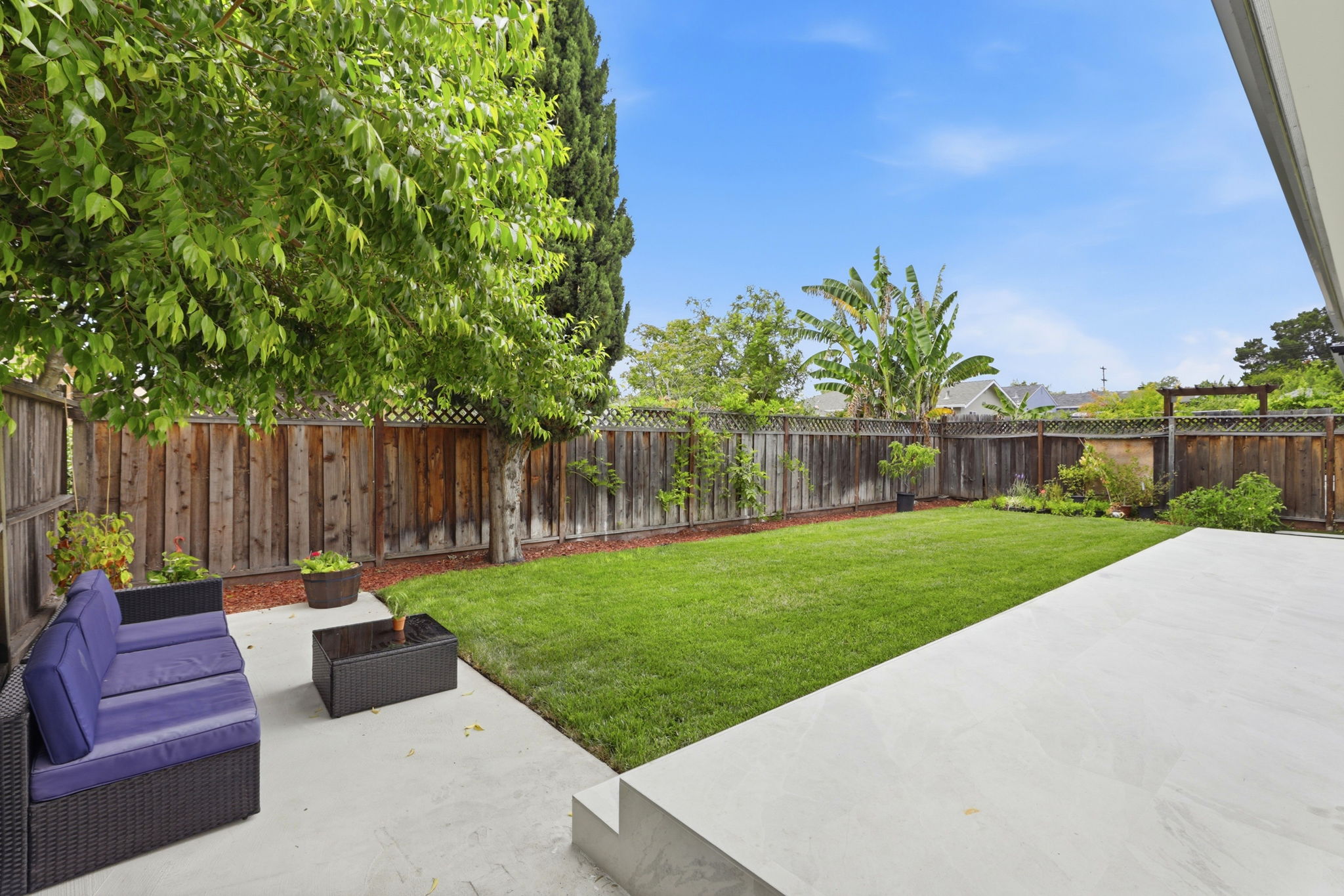 043_F8_358 Anza St