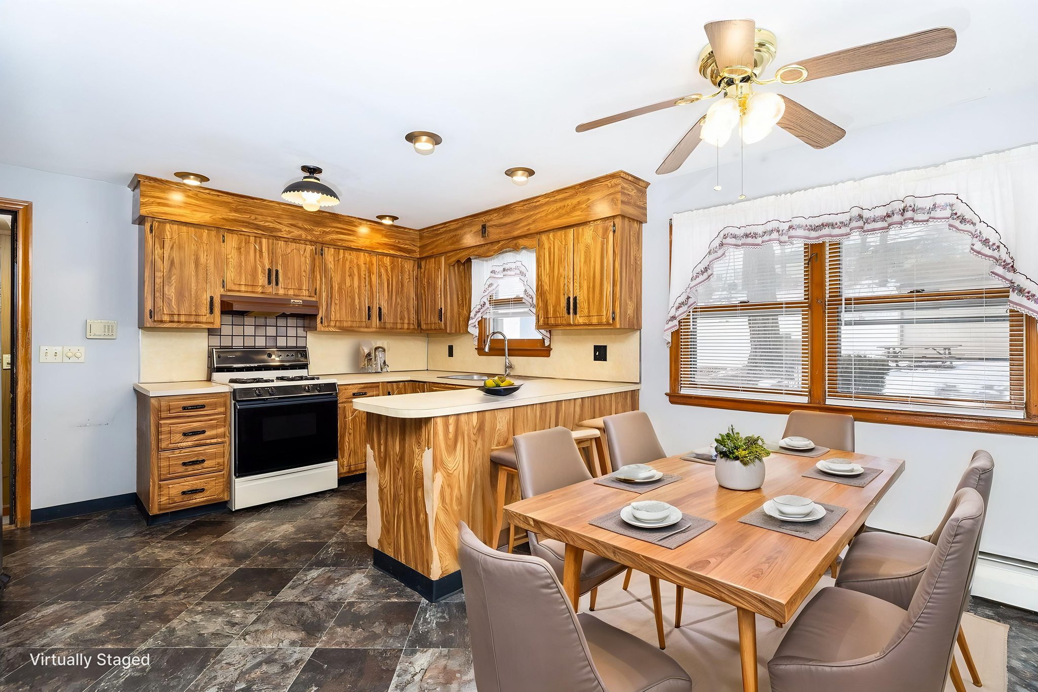 1T5A0967-Edit virtually staged.jpeg