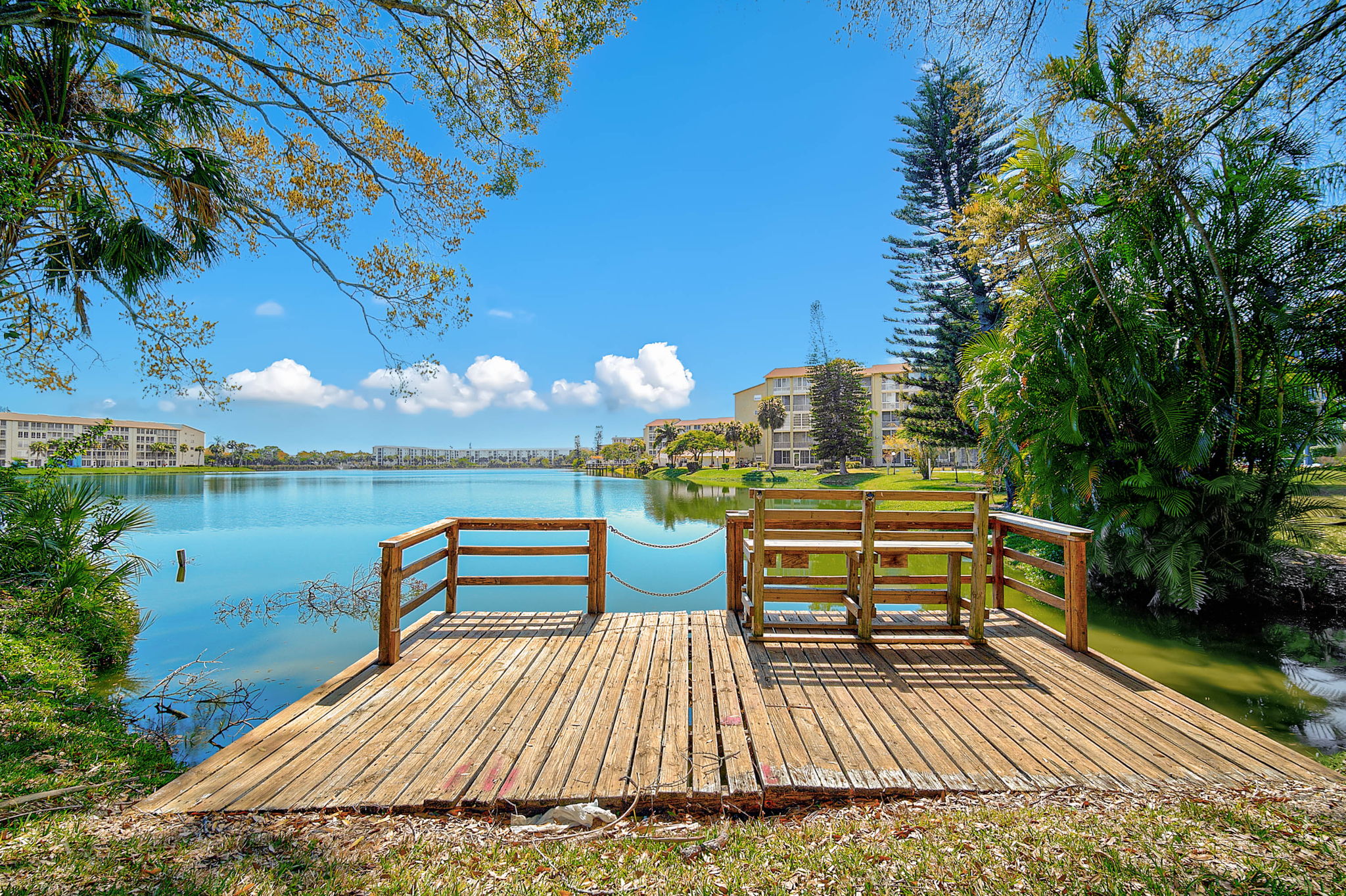 Lake Bayshore Dr -Amenities-2