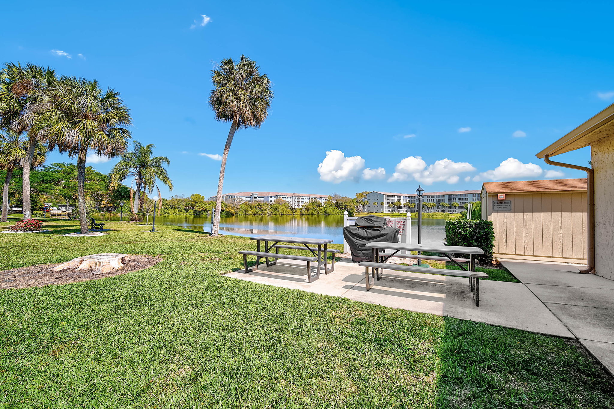 Lake Bayshore Dr -Amenities-3