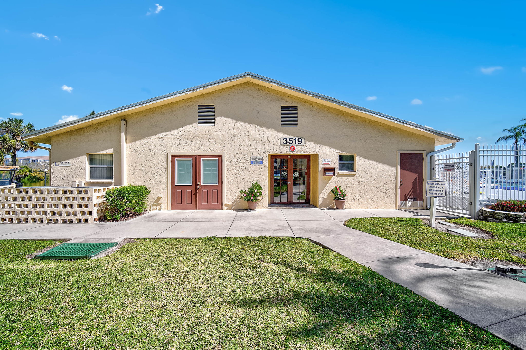 Lake Bayshore Dr -Amenities-4