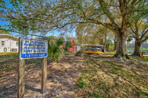 Lake Bayshore Dr -Amenities-1