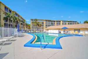 Lake Bayshore Dr -Amenities-6