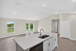 Kitchen 3 of 4