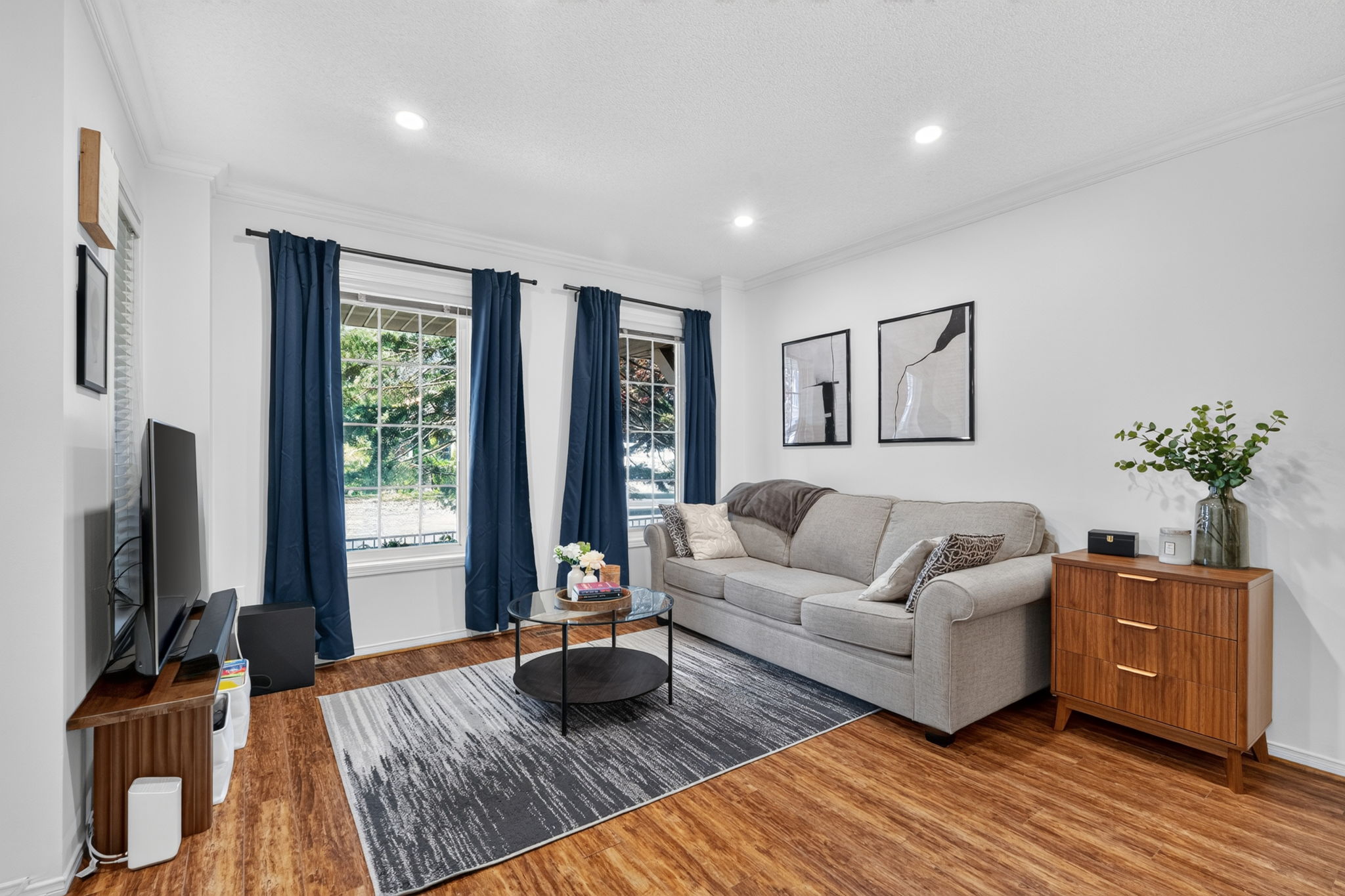 359 John West Way Aurora, ON L4G 7J4
