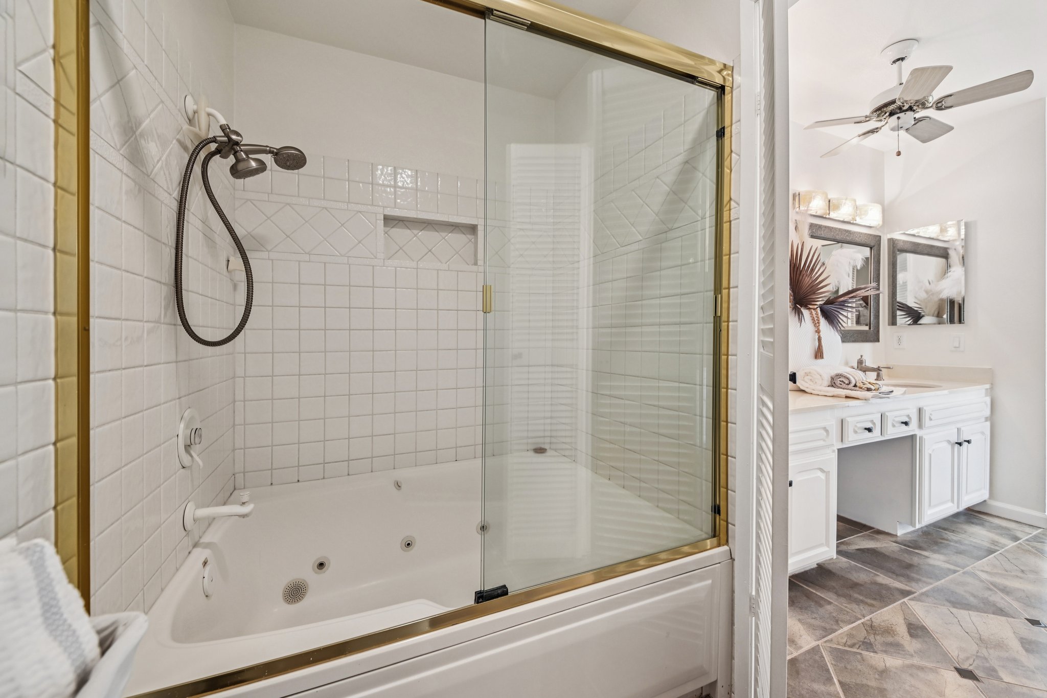 Windspun Dr-L0502-032.jpg