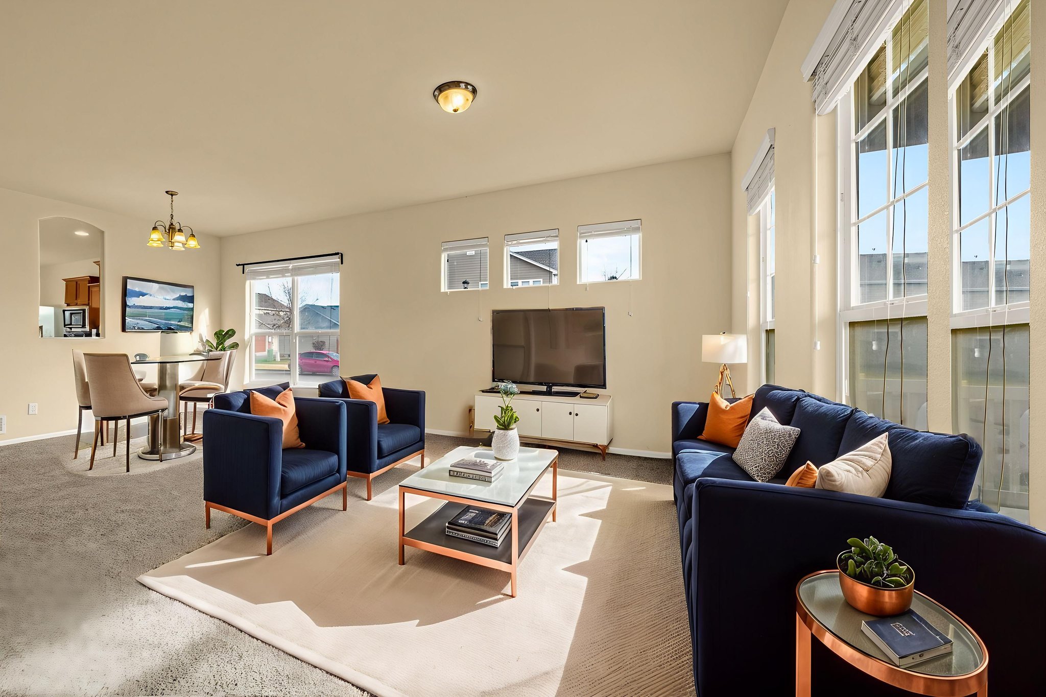 6L0A8633 virtually staged.jpeg